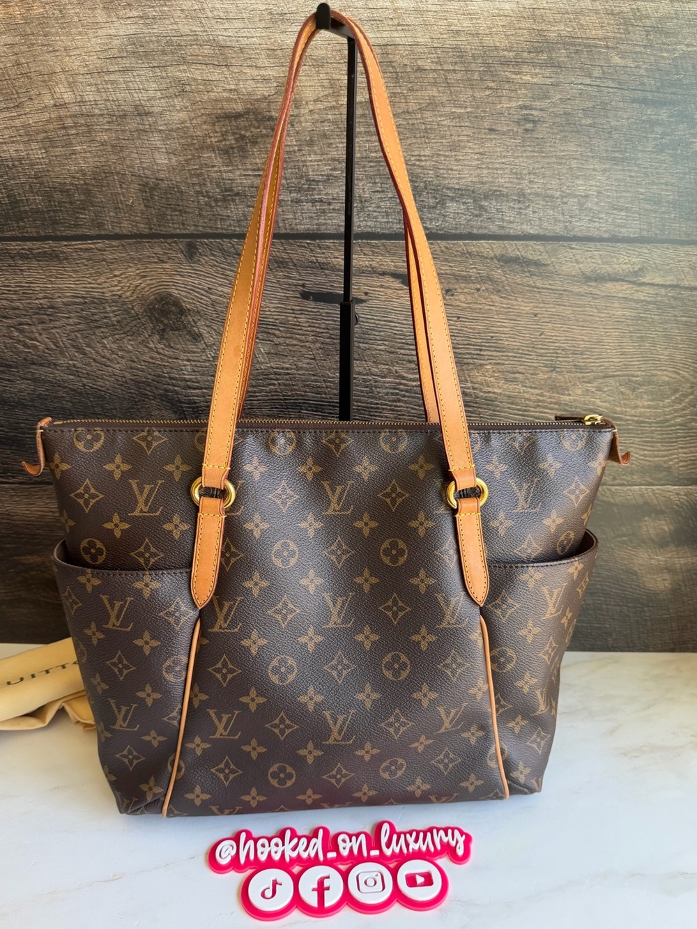 Authentic Louis Vuitton Totally MM Monogram Canvas Shoulder Tote Handbag Purse